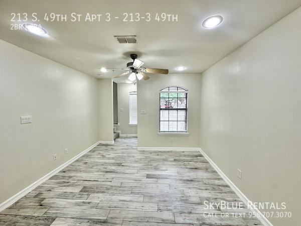 Building Photo - 213 S 49th St