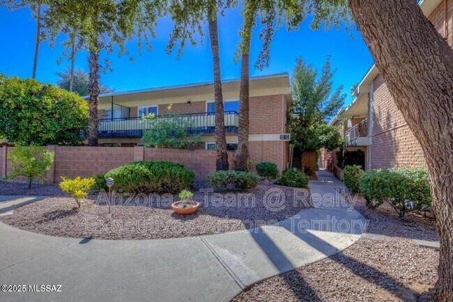 Building Photo - 3940 E Timrod St