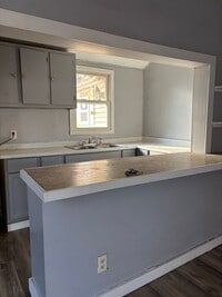 Building Photo - 2 Bedroom 1 Bath (Duplex)