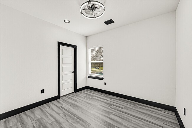 Building Photo - 13106 Donegal Way