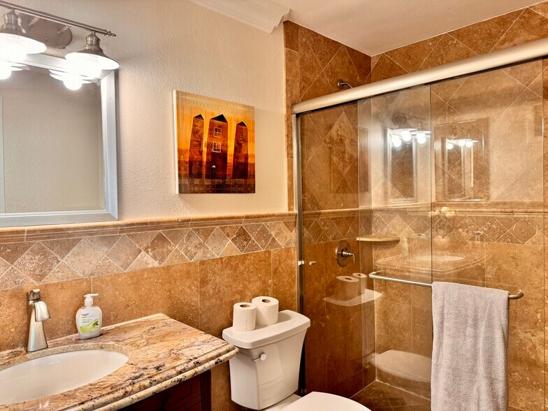 Building Photo - 8889 Caminito Plaza Centro