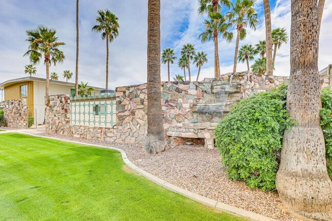 Building Photo - 6805 E 2nd St