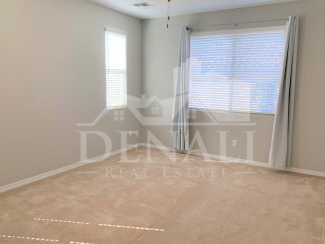 Building Photo - 334 N 79th Pl