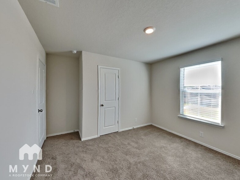 Building Photo - 918 Andean Emerald