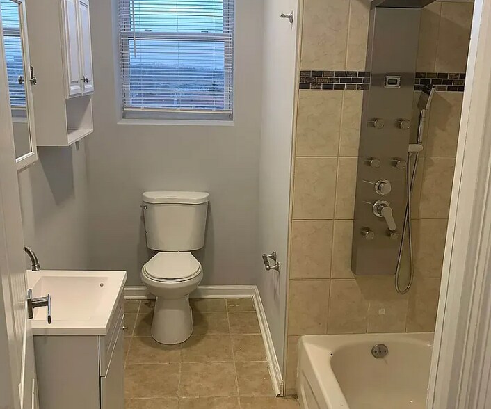 Building Photo - 6001 N 17th St