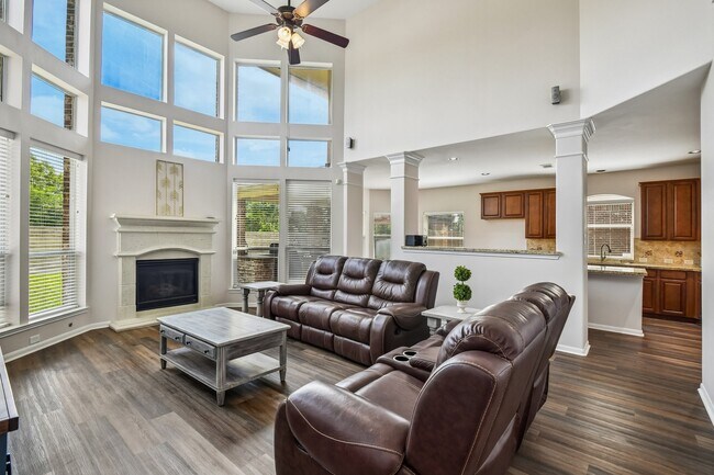 Building Photo - 28134 Kudzu Dr
