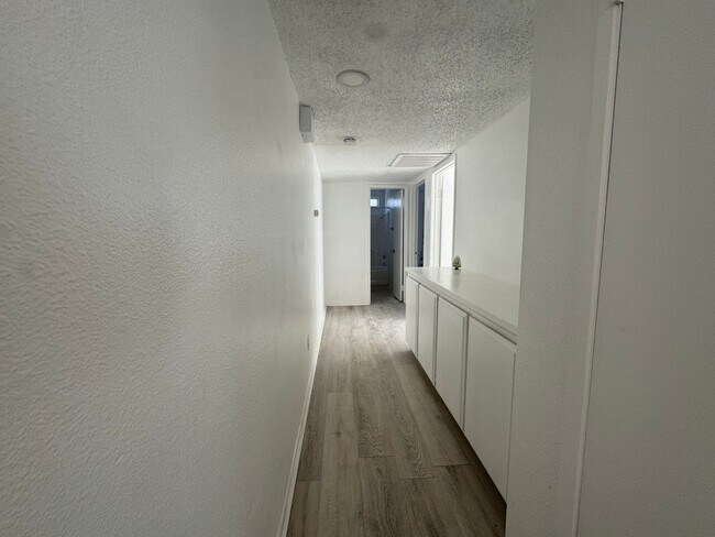 Building Photo - MeadSt221-223
