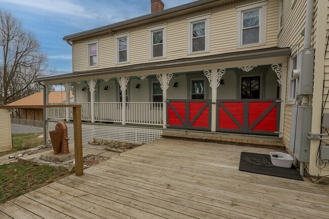 Building Photo - 329 Grayson St