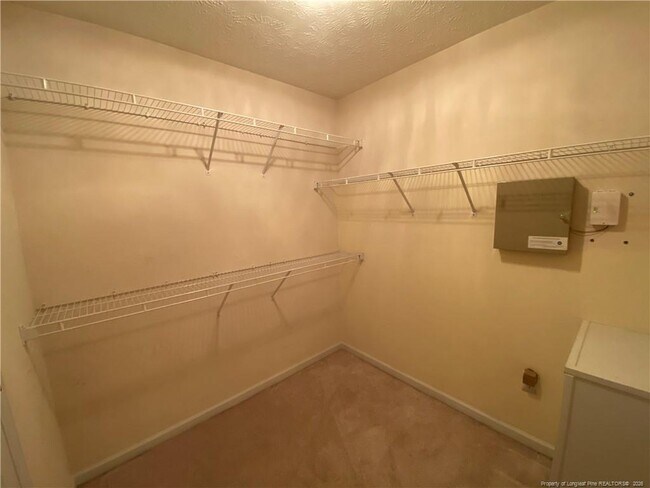 Building Photo - 6501 Ryefield Dr