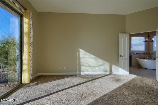 Building Photo - 6789 E Saber Rd