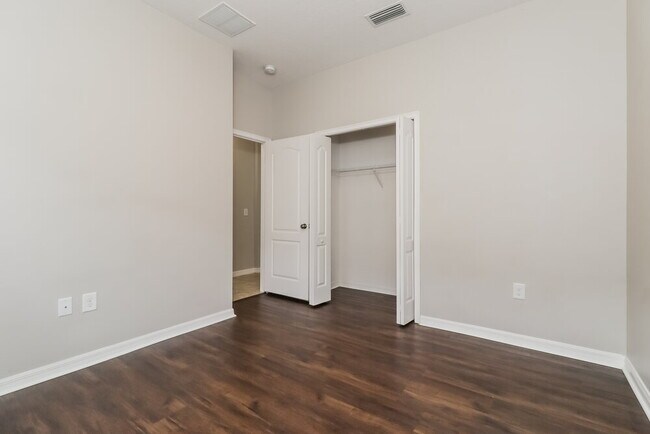 Building Photo - 3903 Pacente Loop