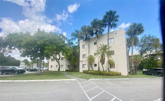 Building Photo - 8035 SW 107th Ave