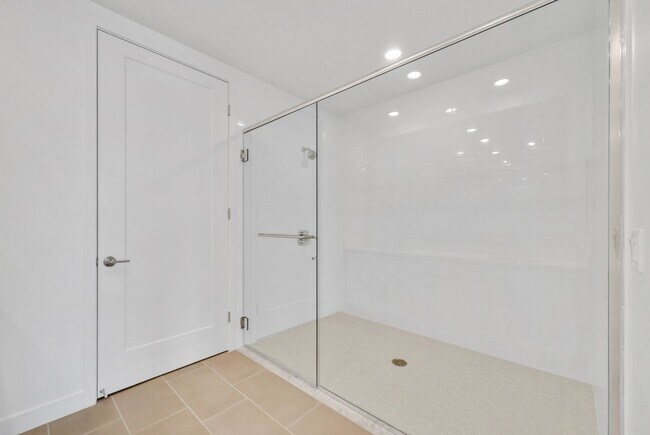 Building Photo - 4507 Rivington