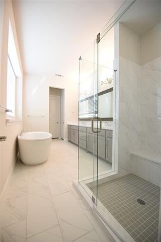 Building Photo - 7112 Royal Liverpool Dr