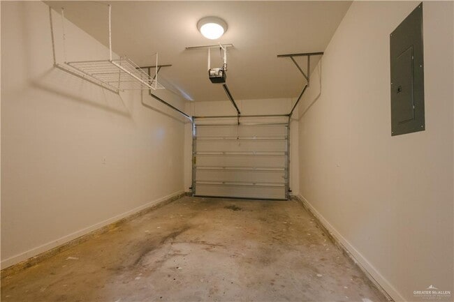 Building Photo - 24 Ray W Cir