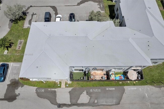Building Photo - 21245 NE 8th Pl