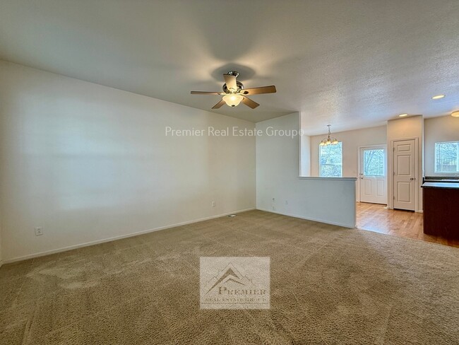 Building Photo - 7920 Sandy Springs Point