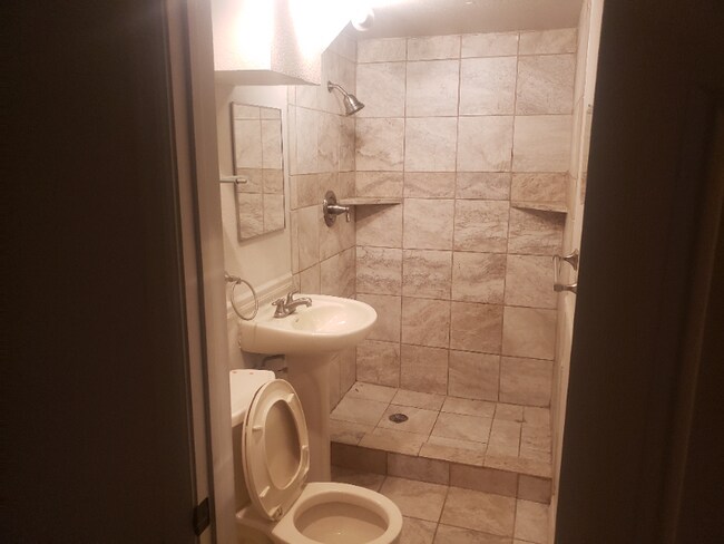 Building Photo - 2105 E Willamette Ave