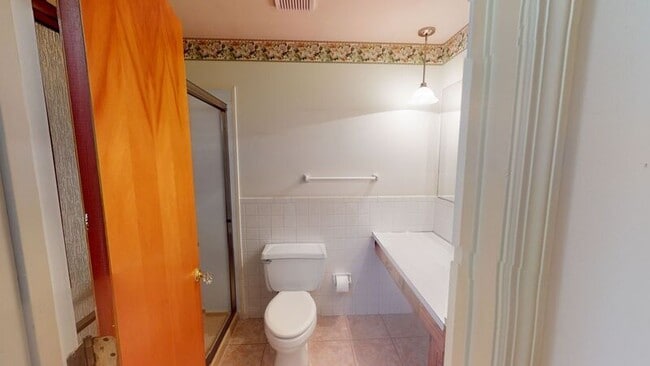 Building Photo - 539 E Rahn Rd