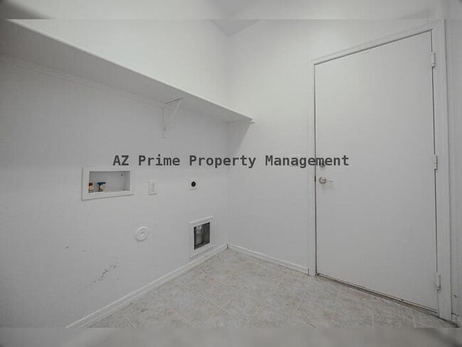 Building Photo - 6918 S 37th Glen