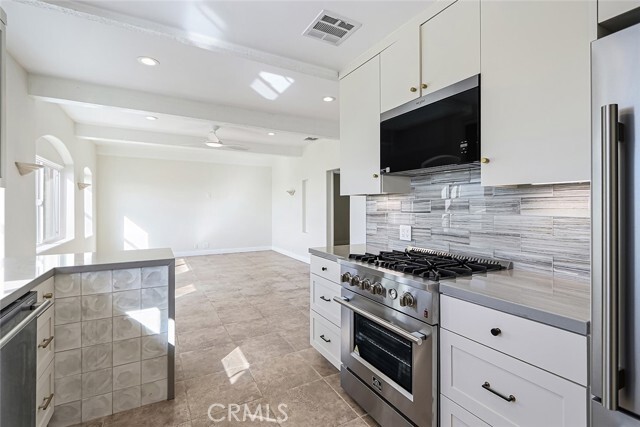 Building Photo - 3309 Highland Ave