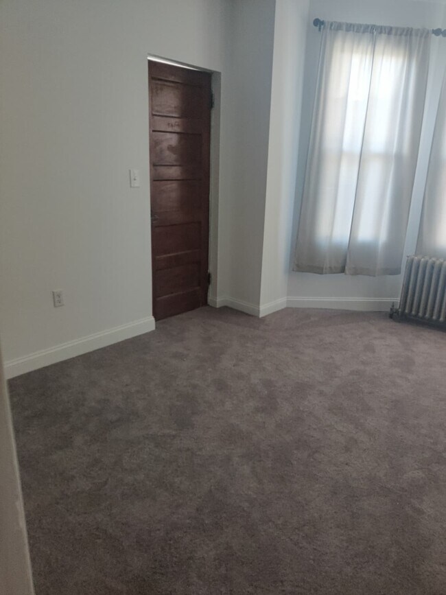 Building Photo - 1620 Lindley Ave