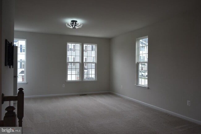Building Photo - 8714 Upton Ln