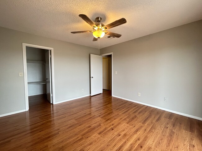 Building Photo - 10428 E La Palma Ave