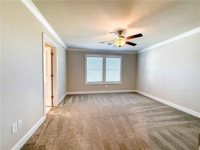 Building Photo - 732 Mulberry Walk