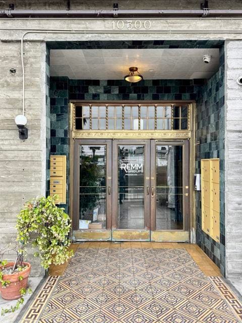 Building Photo - 10300 Venice Blvd.