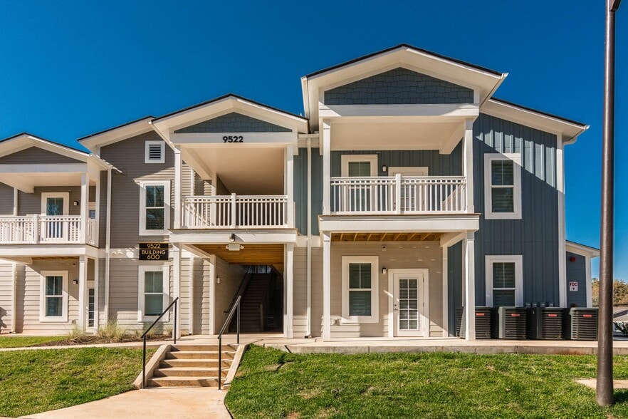 Primary Photo - Village at Westland Cove Apartments
