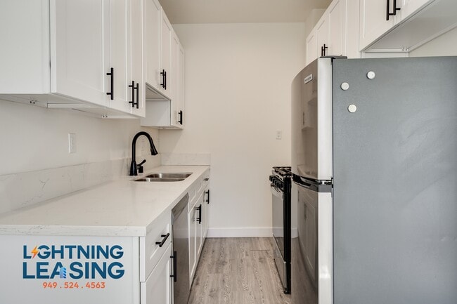 Building Photo - 403 N Ogden Dr