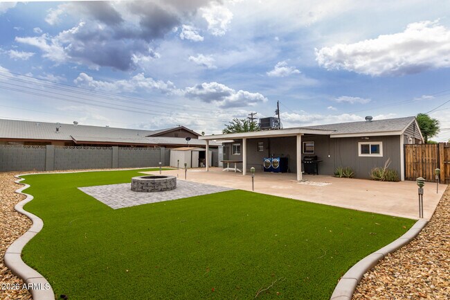 Building Photo - 5309 N 22nd Dr