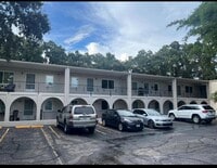 Building Photo - 2319 W Bristol Ave