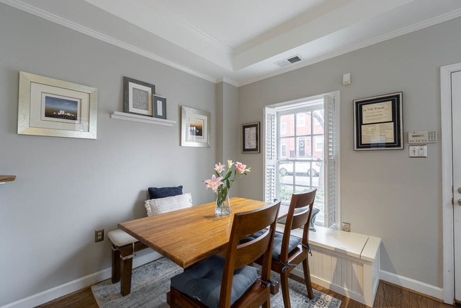 Building Photo - 800 Wolfe St