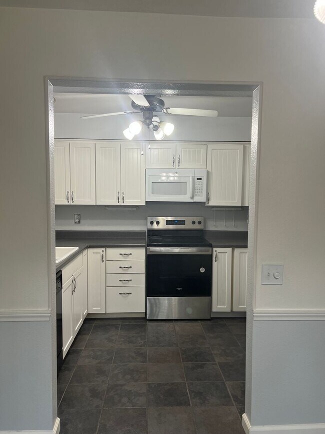 Building Photo - 55+ Home in Oceana Mission 1, Private End ...