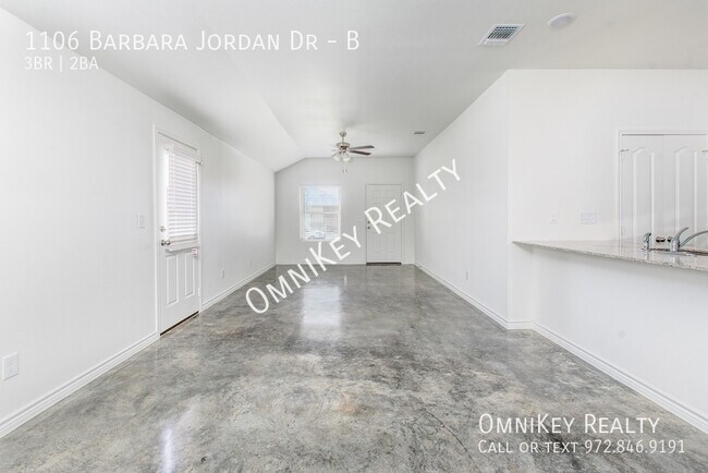 Building Photo - 1106 Barbara Jordan St