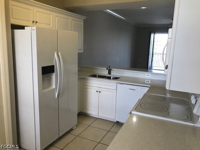 Building Photo - 8570 Kingbird Loop
