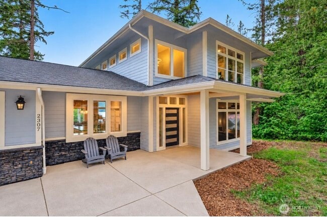 Building Photo - 2307 Northshore Rd