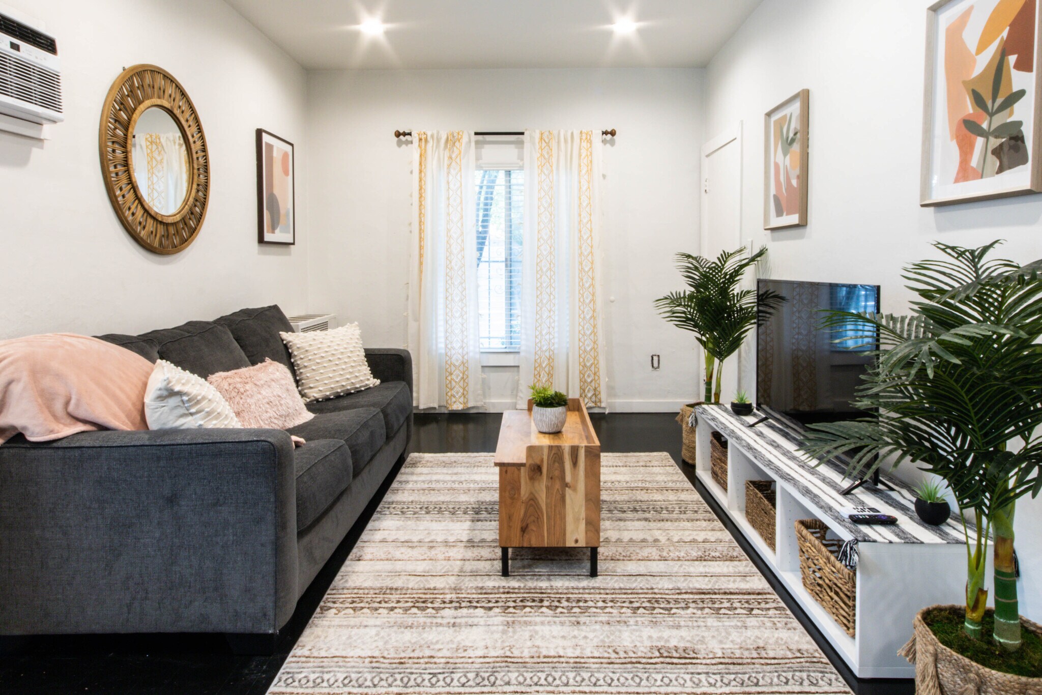 Building Photo - 1806 Washington Way