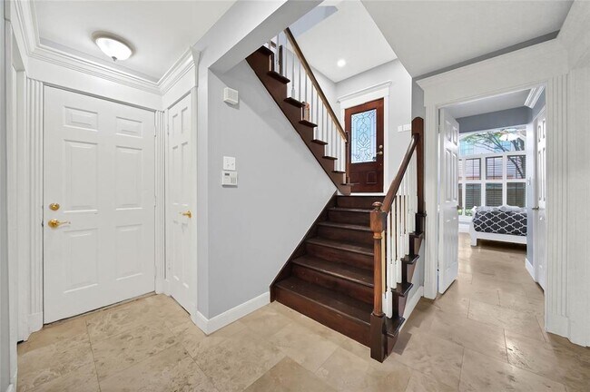Building Photo - 1802 Potomac Dr