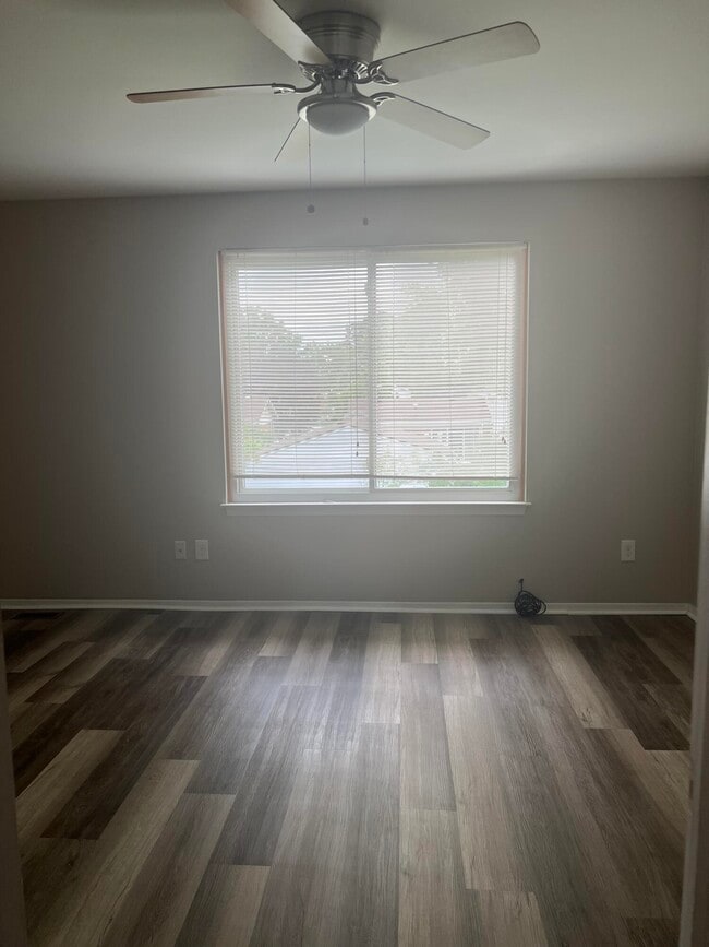 Building Photo - 1438 Rand Rd