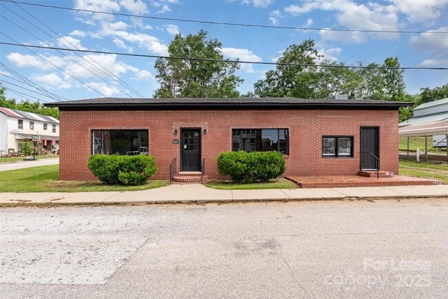 Building Photo - 412 Flat Dr