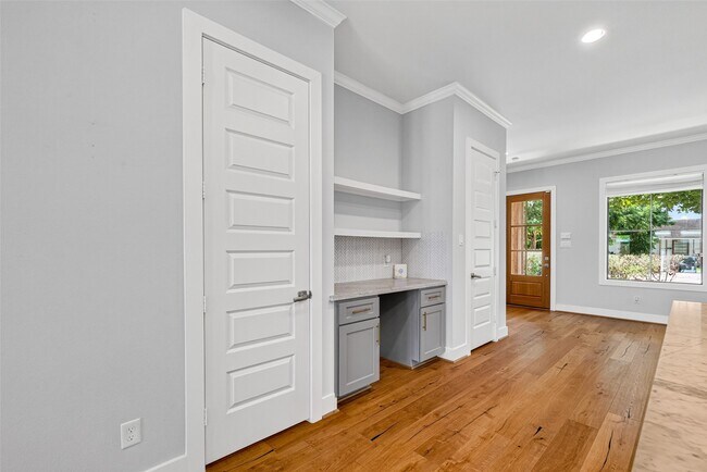 Building Photo - 935 Bunton St