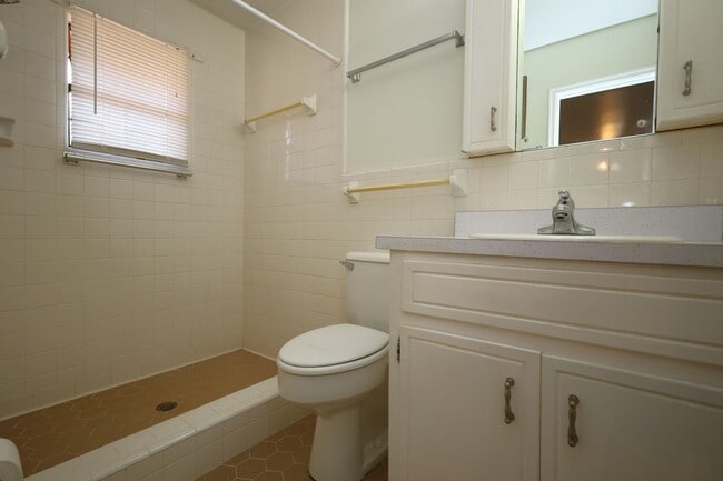 Building Photo - 601 E Stanfill St