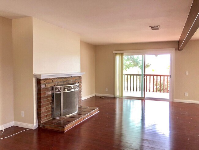 Building Photo - 31440 Club Vista Ln