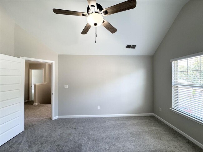 Building Photo - 6135 Stillwood Ln
