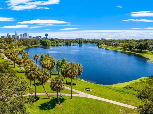 Building Photo - 611 24th Ave N