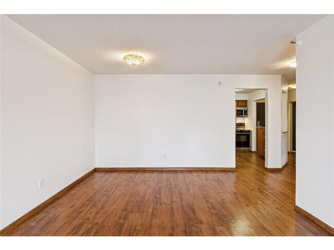 Building Photo - 78 10th St E
