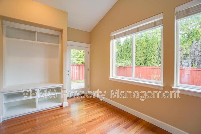 Building Photo - 1403 SE 194th Pl